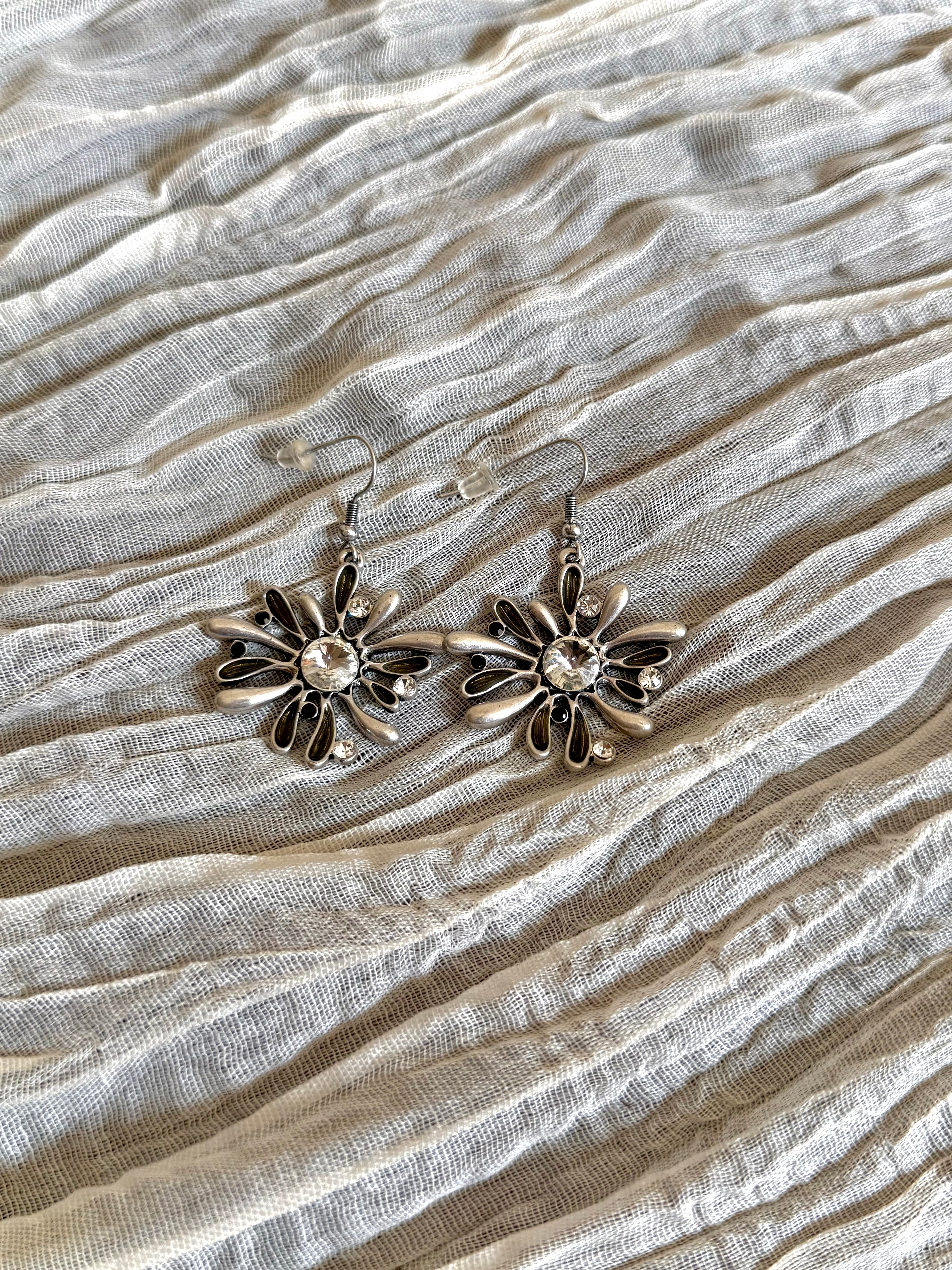 Vintage Crystal Daisy Earrings