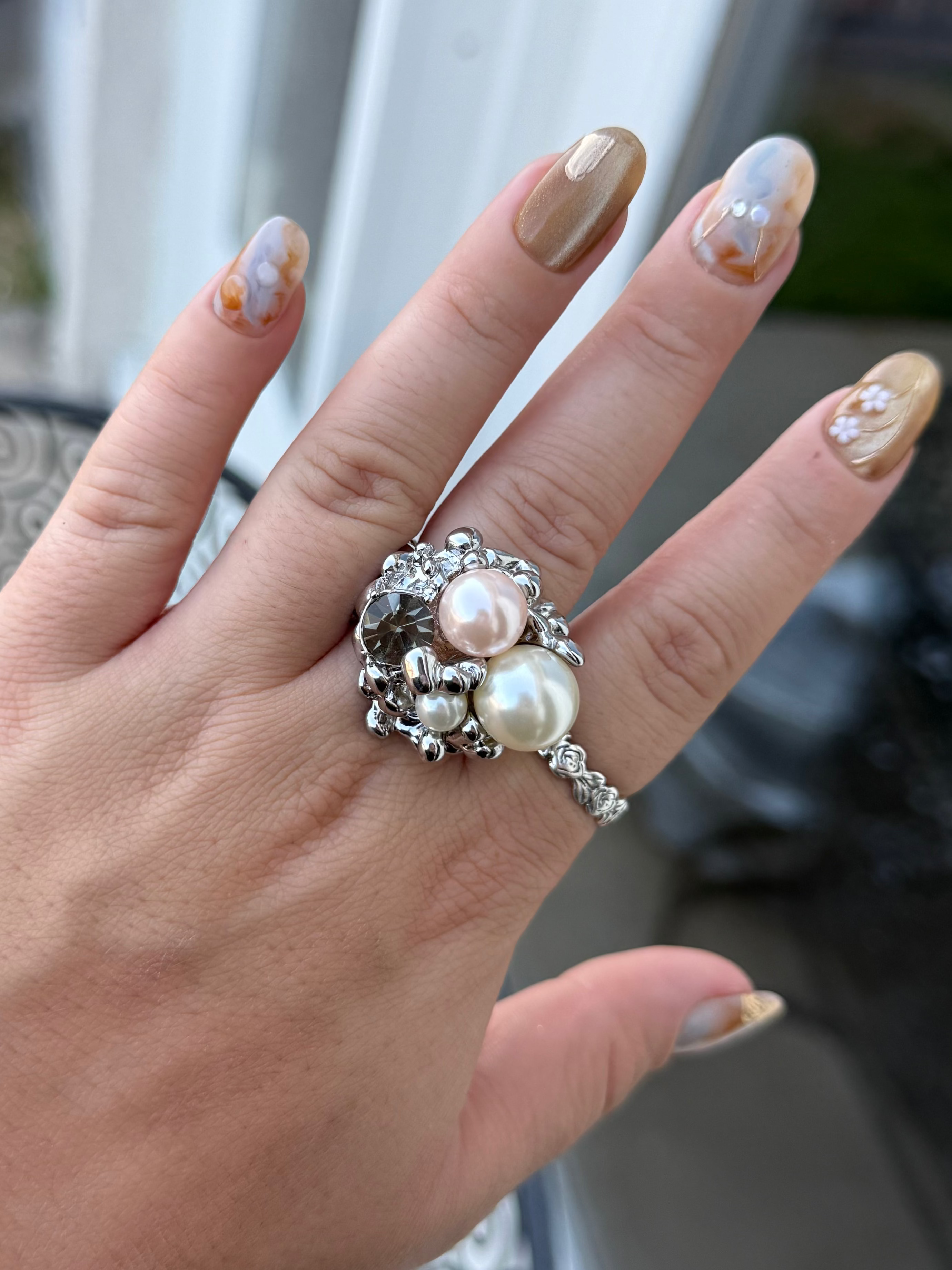 Vintage-Inspired Pearl & Crystal Cluster Stretch Statement Ring